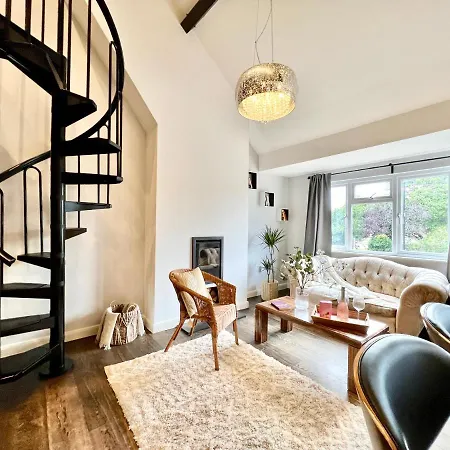 Happy And Cosy Stay